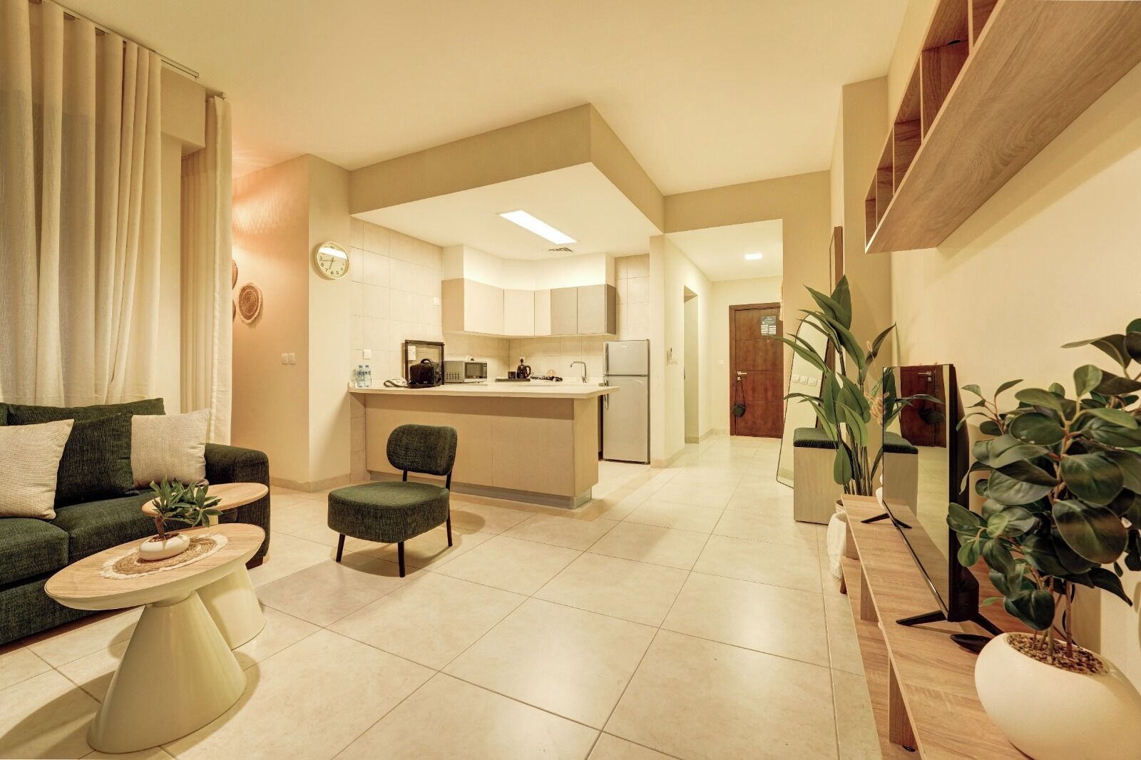 Luxury Apartment, Balcony, Mountain View | Living area | 43-inch Smart TV with satellite channels