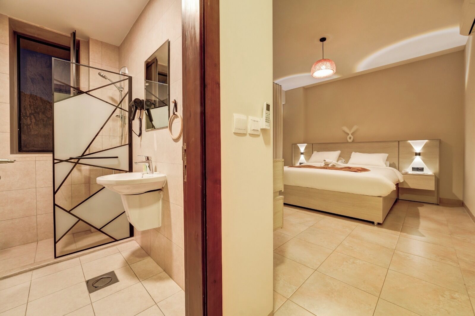 Luxury Apartment, Balcony, Mountain View | Bathroom