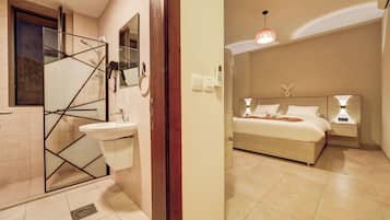 Luxury Apartment, Balcony, Mountain View | Bathroom