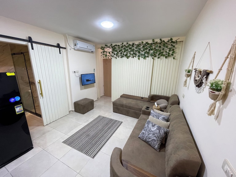 Tiba Golden Resort Chalet With Pool View Steps From Sea - Hurghada