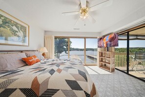 WiFi, bed sheets - Lakefront Getaway at Bay Point Village (Osage Township)