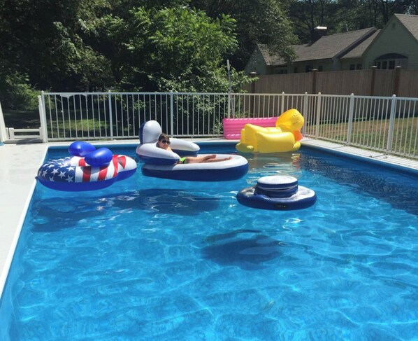 Pool - Barnstable, Relaxing, Great Location, Clean! (Barnstable)