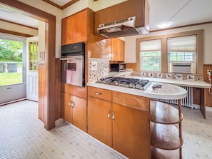 Private kitchen - Barnstable, Relaxing, Great Location, Clean! (Barnstable)