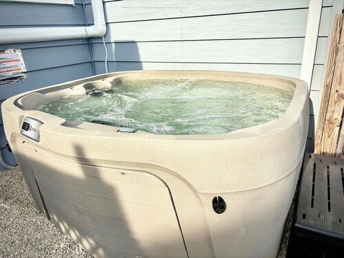 Anchor Point-Beach block- Hot Tub! 4 Bed- Fenced Yard- Badges, Chairs & More Inc