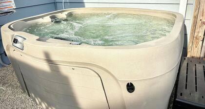 Anchor Point-Beach block- Hot Tub! 4 Bed- Fenced Yard- Badges, Chairs & More Inc