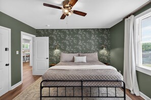 Iron/ironing board, WiFi, bed sheets - The Magnolia Collective- Pet Friendly , 2 Kings , Exercise Equipment (Lynchburg)