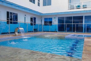 Outdoor pool - Hotel Ocean Blue Beach (San Andrés)