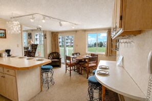 Dining - ML 116: Mountain Vibes & Lift Views – Perfect Summer Escape (Snowshoe)
