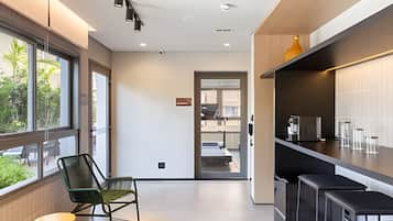 Classic Apartment | Dining