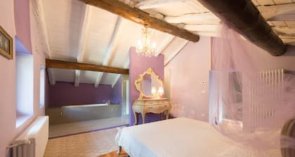 Mozart Suite: 18th-Century Splendor and Private Wellness