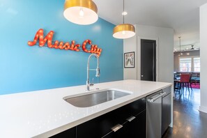 Interior - City Heights- Rooftop Patio, Skyline Views, Sleeps 10 Near Broadway (Nashville)