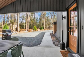 Outdoor dining - Hot Tub, Gameroom, Sauna, A-Frame, Lake w/ Beach (Albrightsville)