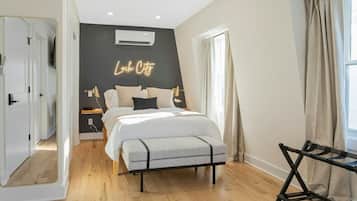 Desk, iron/ironing board, WiFi, bed sheets