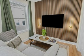 Televisión, libros y estéreo 