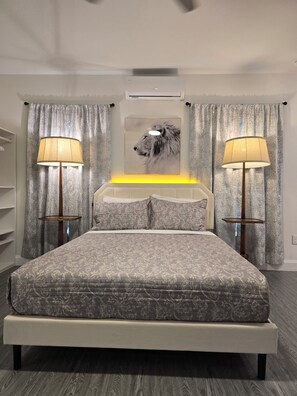 1 habitación, tabla de planchar con plancha, wifi gratis y ropa de cama