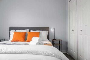 Iron/ironing board, travel cot, WiFi, bed sheets - The Dive House | Panama City Beach Coastal Escape (Panama City)