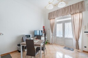 Dining - Casa Alessia by Rentbeat (Cisternino)