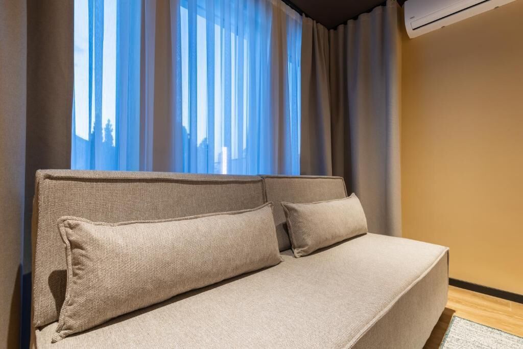 Deluxe Room, City View | Interior