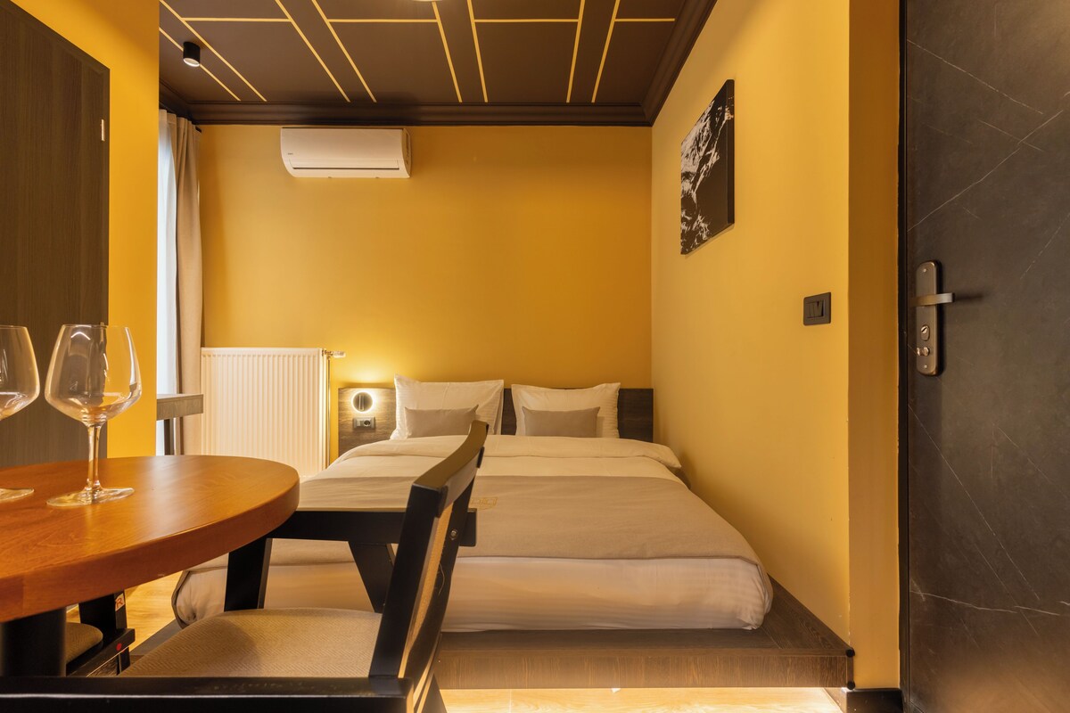 Habitación Confort, vistas a la ciudad | Escritorio, espacio para trabajar con un portátil, cortinas opacas