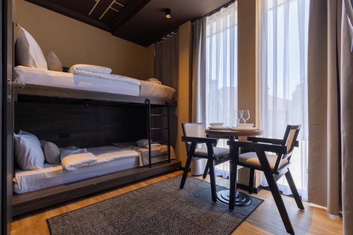 Comfort Studio, City View | Meja, ruang kerja komputer riba, langsir/tirai gelap terus 