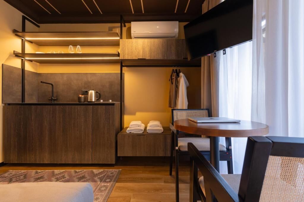 Standard Room, City View | Interior