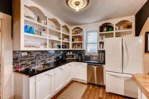 Private kitchen - 1.2 miles from the Stadium for FIFA, breakfast included (Arlington)