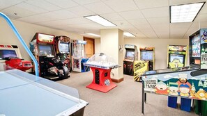Games room - Cozy 1-Bedroom Suite at Valdoro Mountain Lodge – Ski & Relax (Breckenridge)