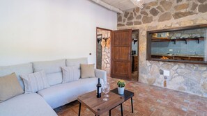 Living area - El Chiringuito Guaro by Ruralidays (Málaga)