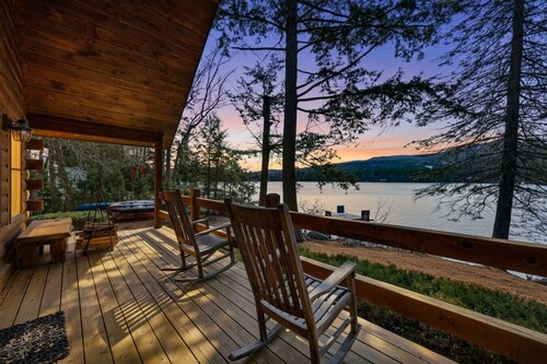 Water’s Edge | Private Dock, Hot Tub & Kayaks