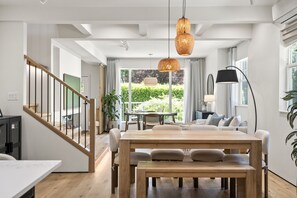 Interior - 3B Designer Home | Modern Luxury (Vancouver)