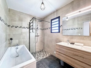 Shower, hair dryer, towels - La Villa One - Piscine - Vue mer (Saint-Paul)