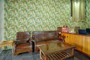 Quầy tiếp tân
