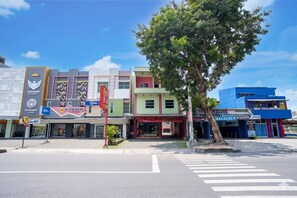 Unclassified image, 2 of 37, button - Hotel O near Stadion Pahoman formerly Ra (Bandar Lampung)