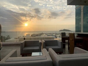 Terrace/patio - 2BR: Modern Ocean View Apartment | Grand Marina (Santa Marta)