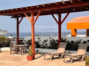 Outdoor dining - Caribbeanstyle apt, modern, rooftop pool & parking (Santa Marta)