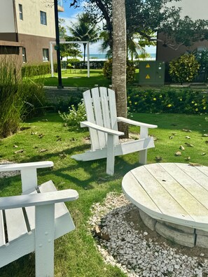 Property grounds - Beachfront Top Floor + Balcony | Teak Design (Bejuco)