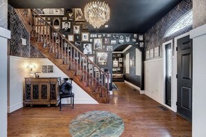 Interior - Upscale Luxury Estate (Las Vegas)