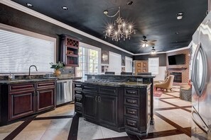 Fridge, microwave, oven, stovetop - Upscale Luxury Estate (Las Vegas)