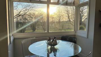 Apartment, 2 Schlafzimmer, Raucher | Speisen