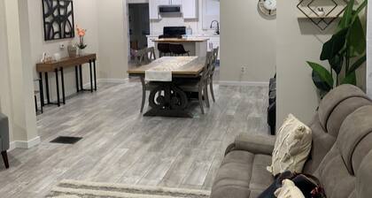 Spacious 6BR Retreat Near Downtown, Hospitals & Colleges