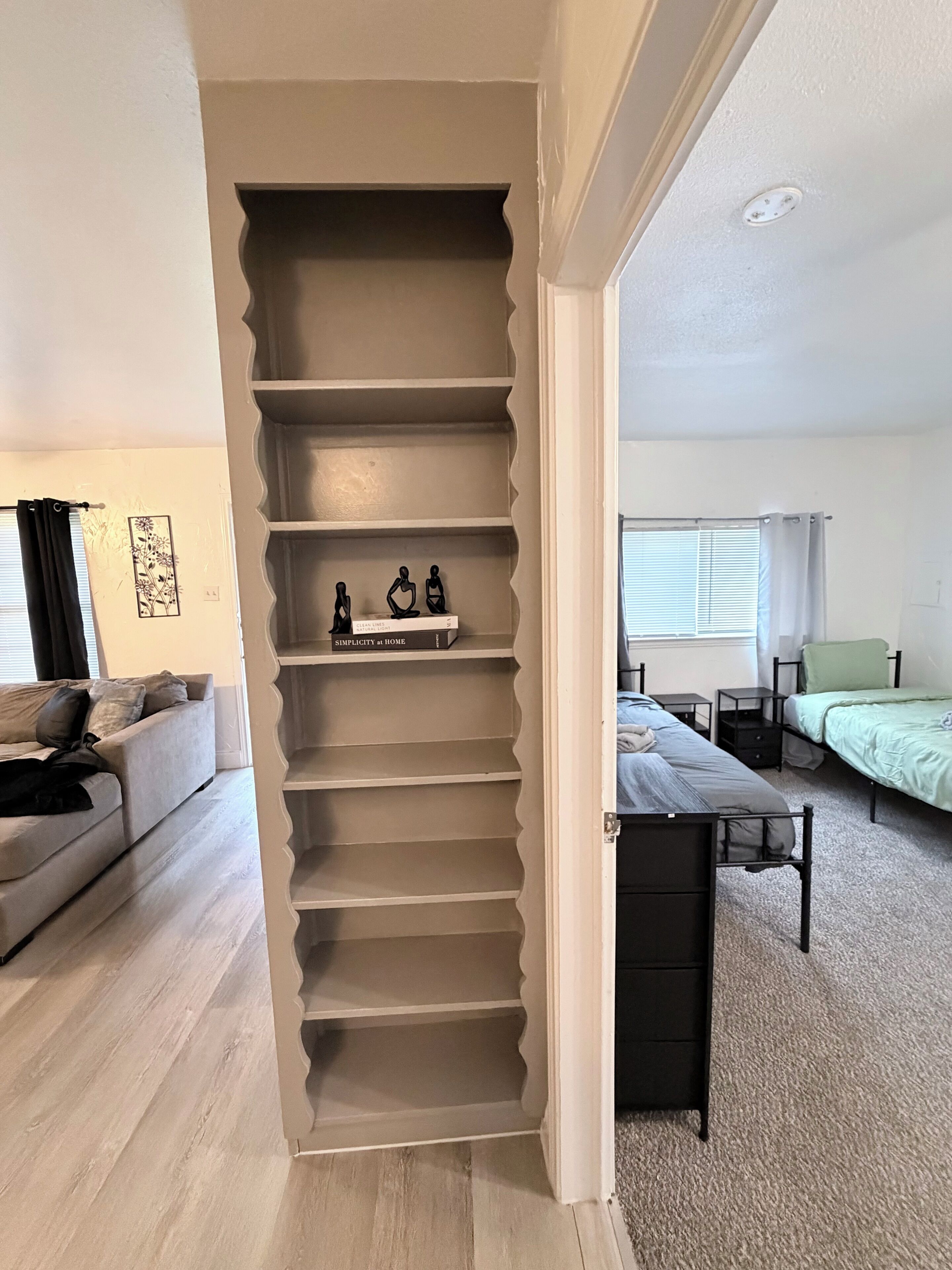 3 slaapkamers, een strijkplank/strijkijzer, gratis wifi, beddengoed