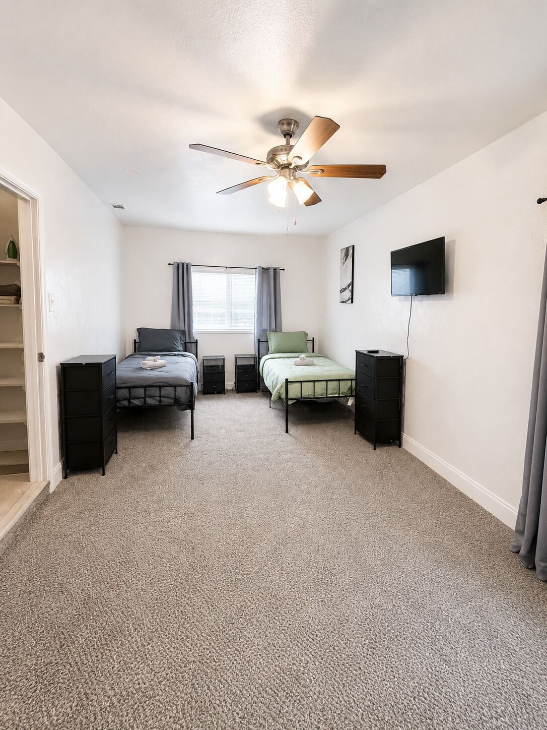 3 bedrooms, iron/ironing board, free WiFi, bed sheets