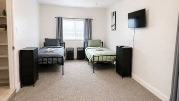 3 bedrooms, iron/ironing board, free WiFi, bed sheets
