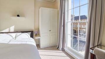 1 bedroom, desk, iron/ironing board, WiFi