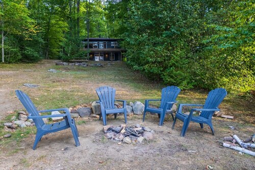 Diamond Lakehouse | SUP, Canoe, BBQ, Aurora Magic