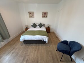 5 sovrum, strykjärn/strykbräda, gratis wi-fi och sängkläder