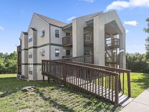 Exterior - Steps to Table Rock Lake/Min to Silver Dollar City (Branson)
