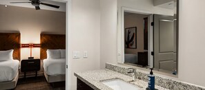 Hair dryer, towels, soap, toilet paper - Winter Getaway Resort • 2BR Condo • Sleeps 6 • Jan 1–8 • On Golf Course (Scottsdale)