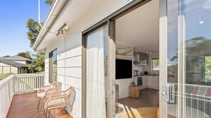 Terrace/patio - Driftwood Red Rocks, Family Home (Cowes)