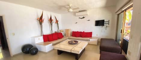 Triple Room | Living area